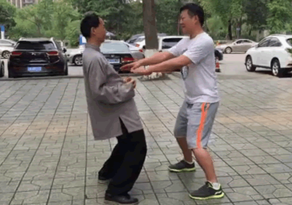 粘手