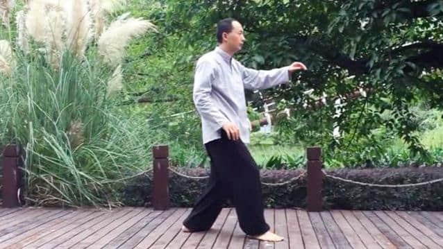 太极之光脚打拳